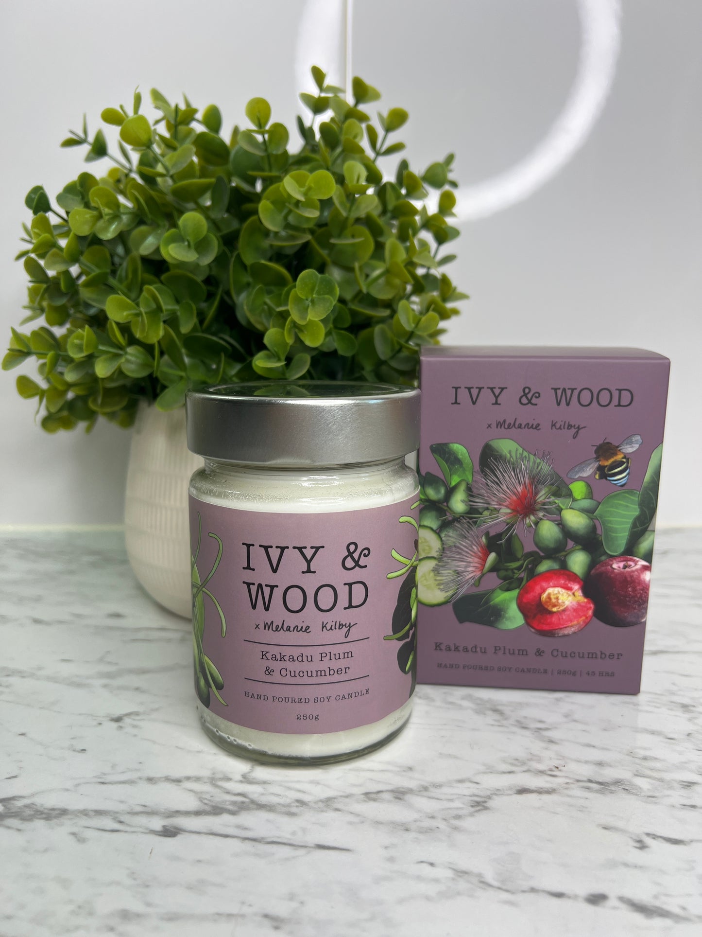 Ivy & Wood Soy Candle- Kakadu Plum & Cucumber 250g